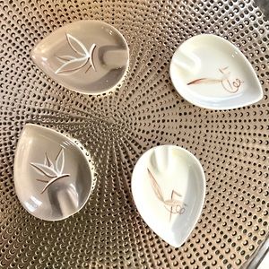 Vintage Signed Winfield 2 Passion Flower and 2 Dragon Flower Ceramic Ashtrays